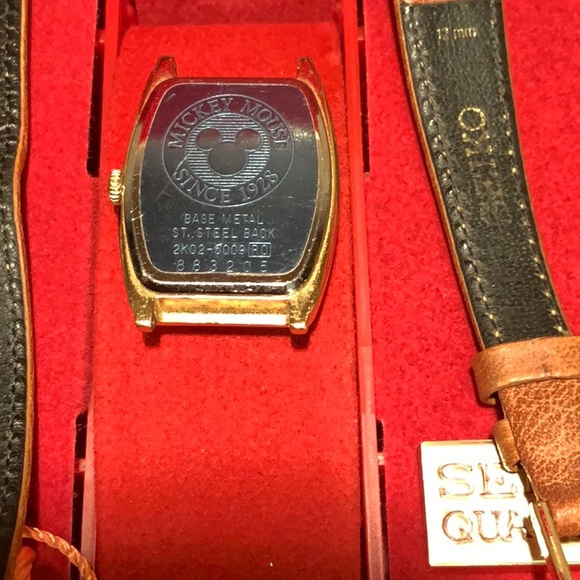 Mickey Mouse 60th Anniversary watch - Picture 5 of 11